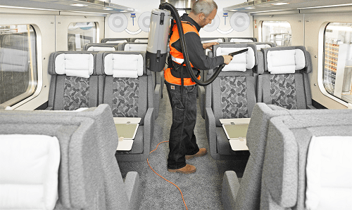 چرا برای نظافت داخل هواپیما به تجهیزات تخصصی نیاز است؟